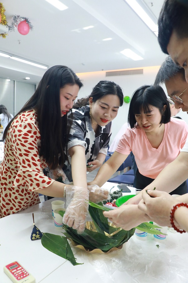 端午佳節,“歡樂放粽”